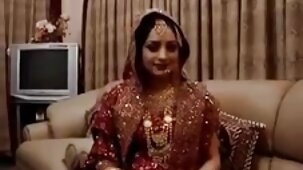 MILF દિવાલના છિદ્રમાંથી કાળા ટોટીને ચુદાઈ જાય છે. બીપી સેકસી વીડીયો પિચર